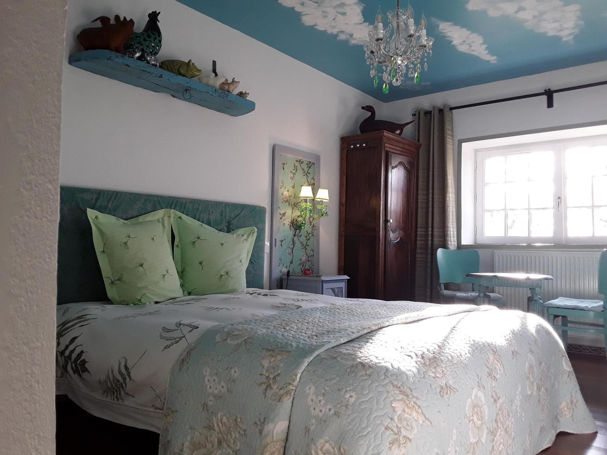 Châteauvieux 'La Menagerie' Bed & Breakfast 部屋 写真